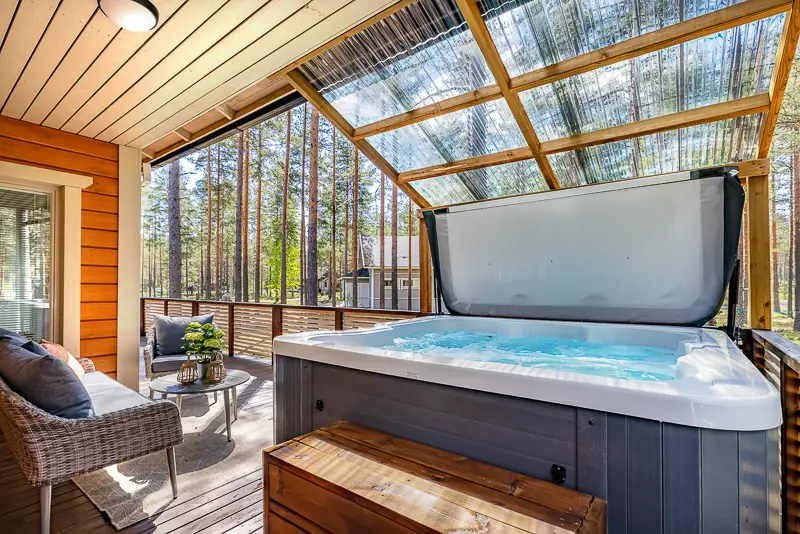 Hot tub cottage Jämin Pilotti in Jämi