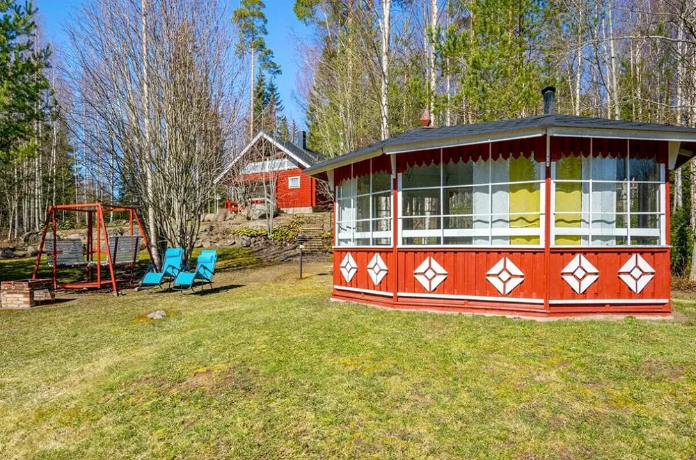 Pinea grounds and barbecue hut