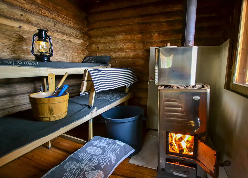 Lakeside sauna in Tulikallio cottage in Suonenjoki