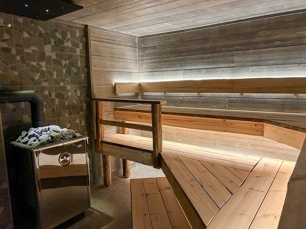 Beautiful lakeside sauna at Villa Laitniemi